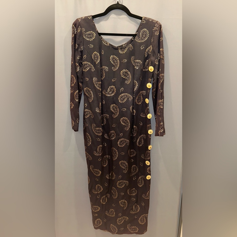 Santa Fe Gold and Black Long Sleeve Crew Neck Dress